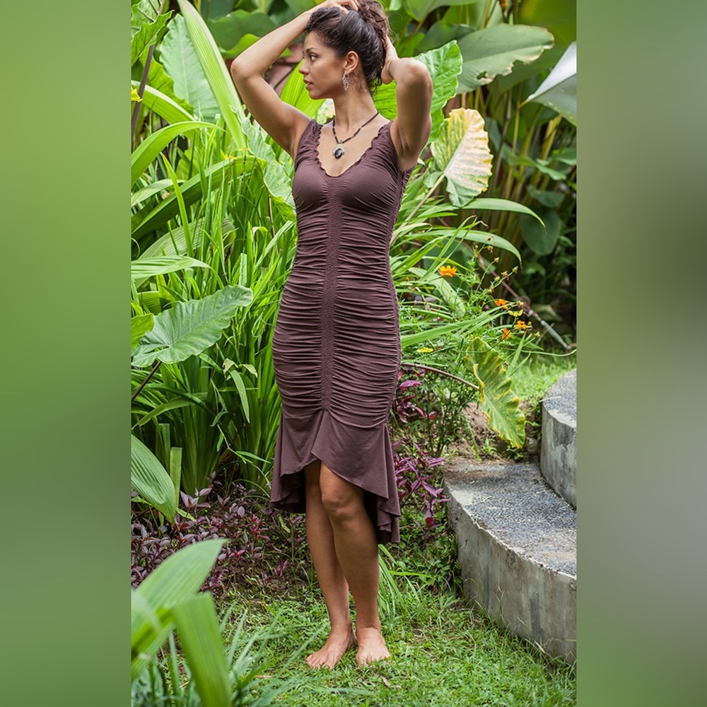 NWOT dleom designs Hati gorgeous dress. Color is mauve brown. L